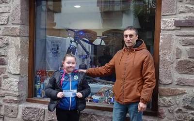 Eguberrietako saskia prest du Doneztebeko Erreka kirol elkarteak