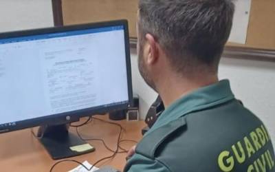 Hiru atxilotu gasolindegietan joko txartelak ebasteagatik