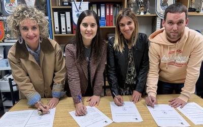 Kirolean euskararen erabilera indartzeko hitzarmena sinatuta