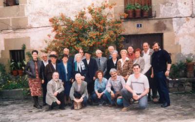 Zaldibarko euskararen ezaugarriak, kantu-jolasak eta istorioak, web atari batean