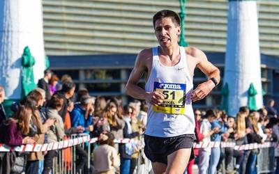 Mikel Velasco: "Bosgarren kilometroan arriskatzea erabaki nuen"