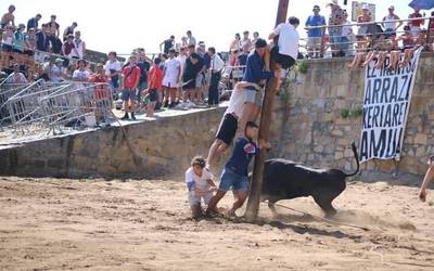 Sokamuturra Ez plataformak sokamuturraren aurkako herri-mozio bat aurkeztu gura du