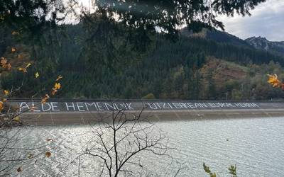 Ernaik Urkuluko urtegiko murala berriztu du