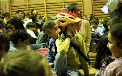 Iragana, orainaldia eta etorkizuna balioetsi dituzte Urduña Herri Eskolako 30. urteurrenean