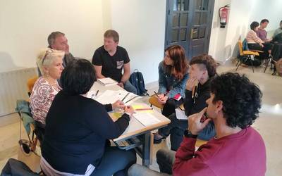 Hezkuntza sareen arteko elkarlana sendotzeko prozesua abiatu dute