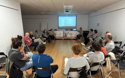 Urtebetean egindakoa azaltzeko batzar irekia deitu du Azkoitiko Babes Sareak