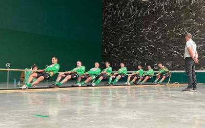 Beti Gaztek agintzen segitzen du Nafarroako sokatira txapelketan