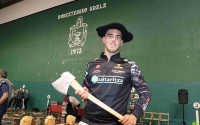 [ARGAZKIAK] Iker Vicentek historia egin du Donezteben eta Nafarroako hamaikagarren txapela jantzi du