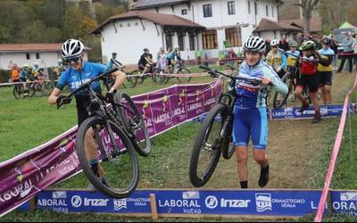 Ormaiztegiko ziklokros hastapen proban gozatu ederra hartu dute Dorletako Ama taldekoek