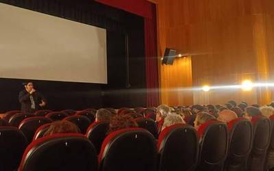 'Gaua' filma aurkezten izan da Paul Urkijo zuzendaria Zumaian