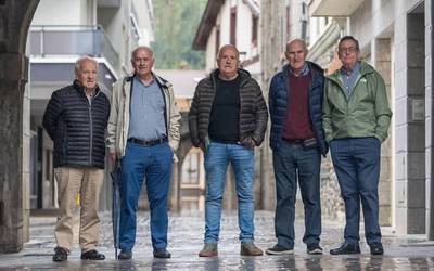 Aginte uztaia, herrietara bueltan