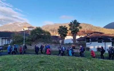 [BIDEOA]Malerrekako mendietan ibili dira Arkupeak elkarteko mendizaleak