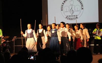 Bizkargi eskolak Santa Zeziliaren omenezko emanaldia eskainiko du bihar