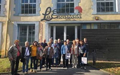 Txapelak ekoizten zituen fabrikan izan dira adinekoak