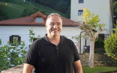 Jon Abril idazle beratarra saritu dute Julene Azpeitia literatur sariketan