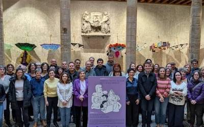 Toki erakundeek emakumeen kontrako indarkeria digitala salatu dute