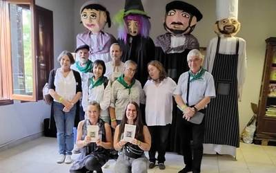 Hatsaren 27. Poesia liburua Argentinan ere aurkeztu dute