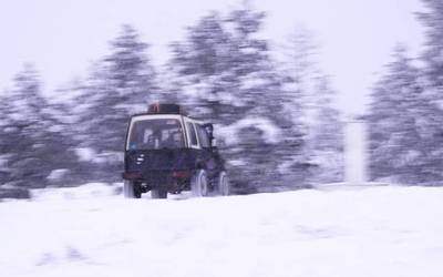 Mendian pistaz kanpo ibilgailuekin zirkulatzea debekatuta dagoela oroitarazi dute Nafarroako basozainek