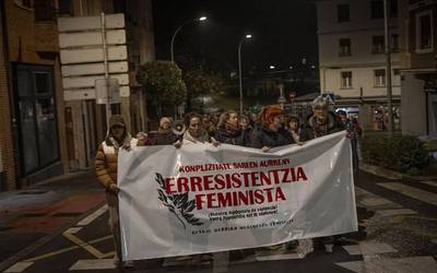Erresistentzia feminista aldarri, Aiaraldeko plazak eta kaleak bete dituzte