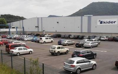 Langile bat zauritu da Kiderren, biltegian altuera batetik erorita