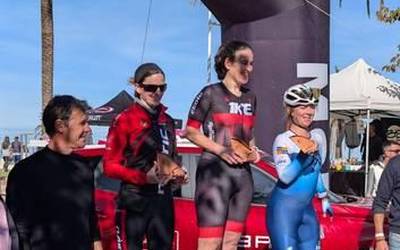 Ane Plazaolak Gandiako irristaketa maratoia irabazi du