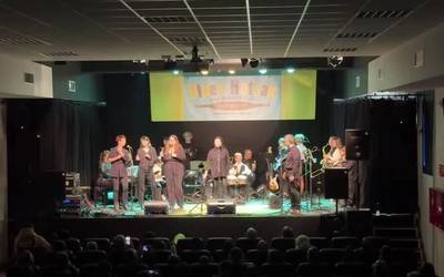 Soraluzeko Musika Eskolako konboek musika beltzean murgilarazi zuten antzokia