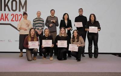 Puntua, Aiaraldea eta Antxeta Irratia saritu ditu TOKIKOMek