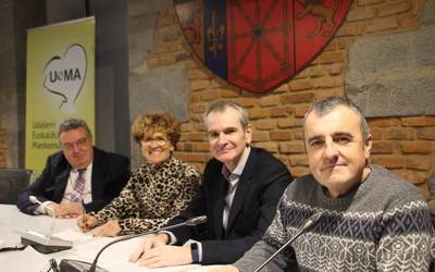 Finantza alorrean euskara lehenesteko hitzarmena sinatu dute UEMAk, Laboral Kutxak eta Kutxabankek