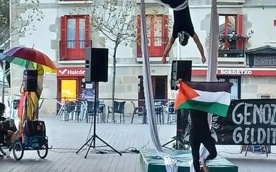 Palestinarekin batera erresistentzian, beste urte batez