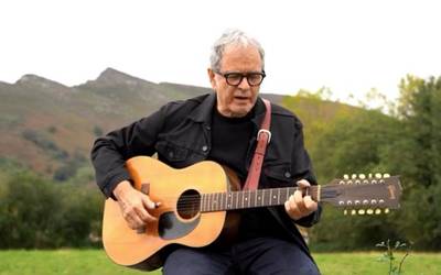 Ruper Ordorikak disko berriko 'Bada leku bat' kantuaren bideoklipa kaleratu du