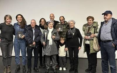 Primi Erostarberen bizitza jasotzen duen 'Itzalari dantza' liburu-diskoa aurkeztu dute