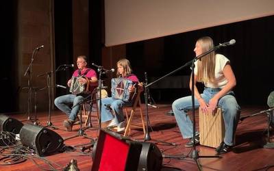 Oñatiko XVII. Trikiti jaialdiak musikaz bete du Santa Ana