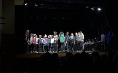 Alaiak Kantuan ikusteko aretoa beteta