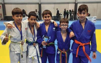 Asteburu betea izan du Arrasate Judo Elkarteak