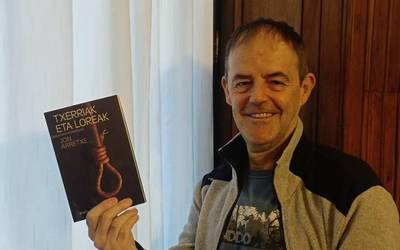 Jon Arretxeren nobela beltza berria, Irurtzungo Euskal Ekitaldiak, Nafarroako Bertsolari Txapelketa eta Durangoko Azoka