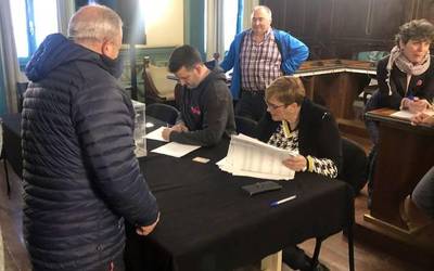 Lesakako feriak ortziralera aldatzearen alde agertu dira herri galdeketan botoa eman dutenen % 80