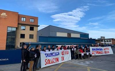 Balenciagako Langileen Batzordea arratsaldean bilduko da epaileak baimendu duen salerosketa protokoloa aztertzeko