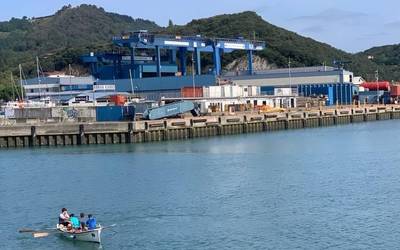 Balenciagako langileak ez daude prest Abu Dhabi Ports taldeak proposatutako lan baldintzak onartzeko