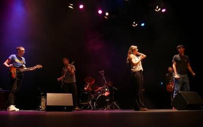 “Nire ahots propioa aprobetxatuz niretzako inportanteak diren gauzak dira marrazkian aniztasuna, arrarotasuna, fantasia…”