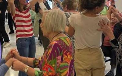 Dantzaldia antolatu du Jaiki elkarteak GSR egoitzako kideekin