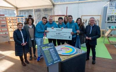 Izarraitz Lanbide Heziketako ikasle talde baten proiektua saritu dute 'Ekonomia zirkularra modelatzen' erakusketan