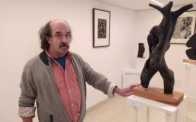 Argazkilaritza eta eskulturagintza batzen dituen erakusketa