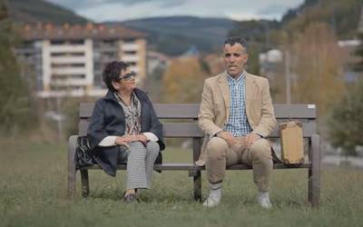 Tokiko merkataritza zaintzearen aldeko deia  egin dute Aretxarteko kideek