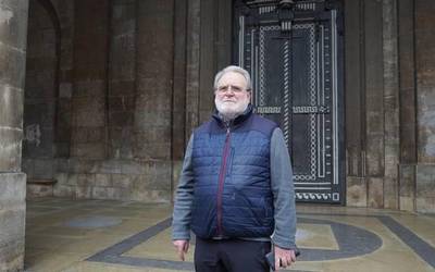 Joxi Eguzkitza: "Apaizok ohituta gaude aldaketetara, batetik bestera ibiltzera"