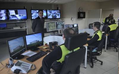 Gizon bat atxilotu dute Algortan, beste pertsona bati arma zuri bategaz erasotzen saiatzearren