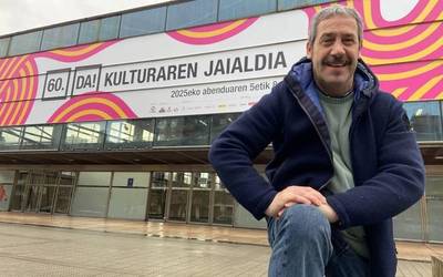 [BIDEOA]:  "Biniloen frikia naizenez, Azokan diskoak ikustea gozamena da"