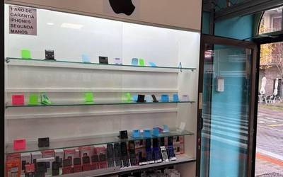 Lapurreta gertatu da gauean Amurrioko teknologia denda batean