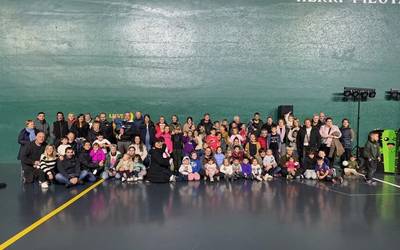 Elgetarrek euskararen aldeko argazkia atera dute