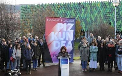 Euskaltzaletasuna indartzeko eta hizkuntza-politiketan jauzia egiteko deia