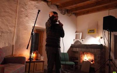 Euskararen Egunaren harira, sutondoan bildu dira Baztango gaztetxean